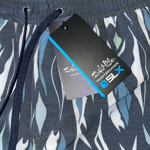NWT MENS SIZE SMALL Salt Life Blue Swim Shorts. - Picture 2 of 7